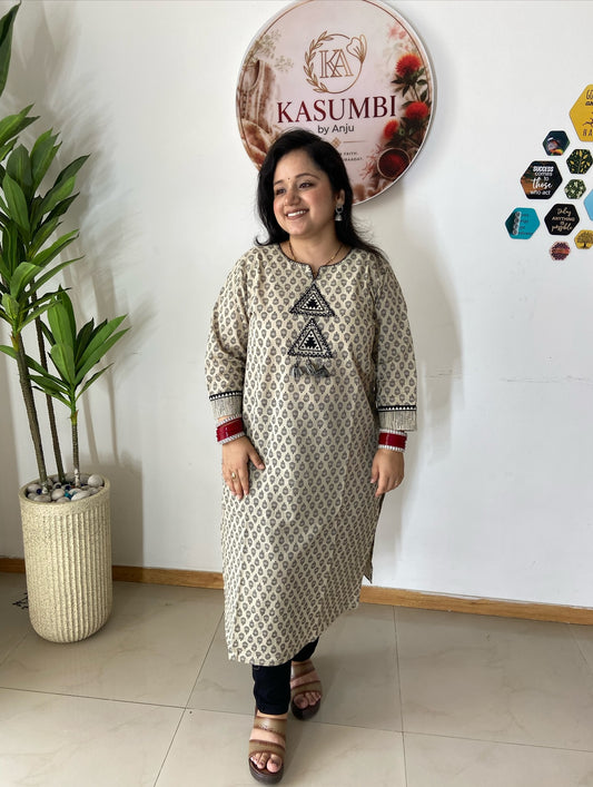 Kasumbi Beige Kurti