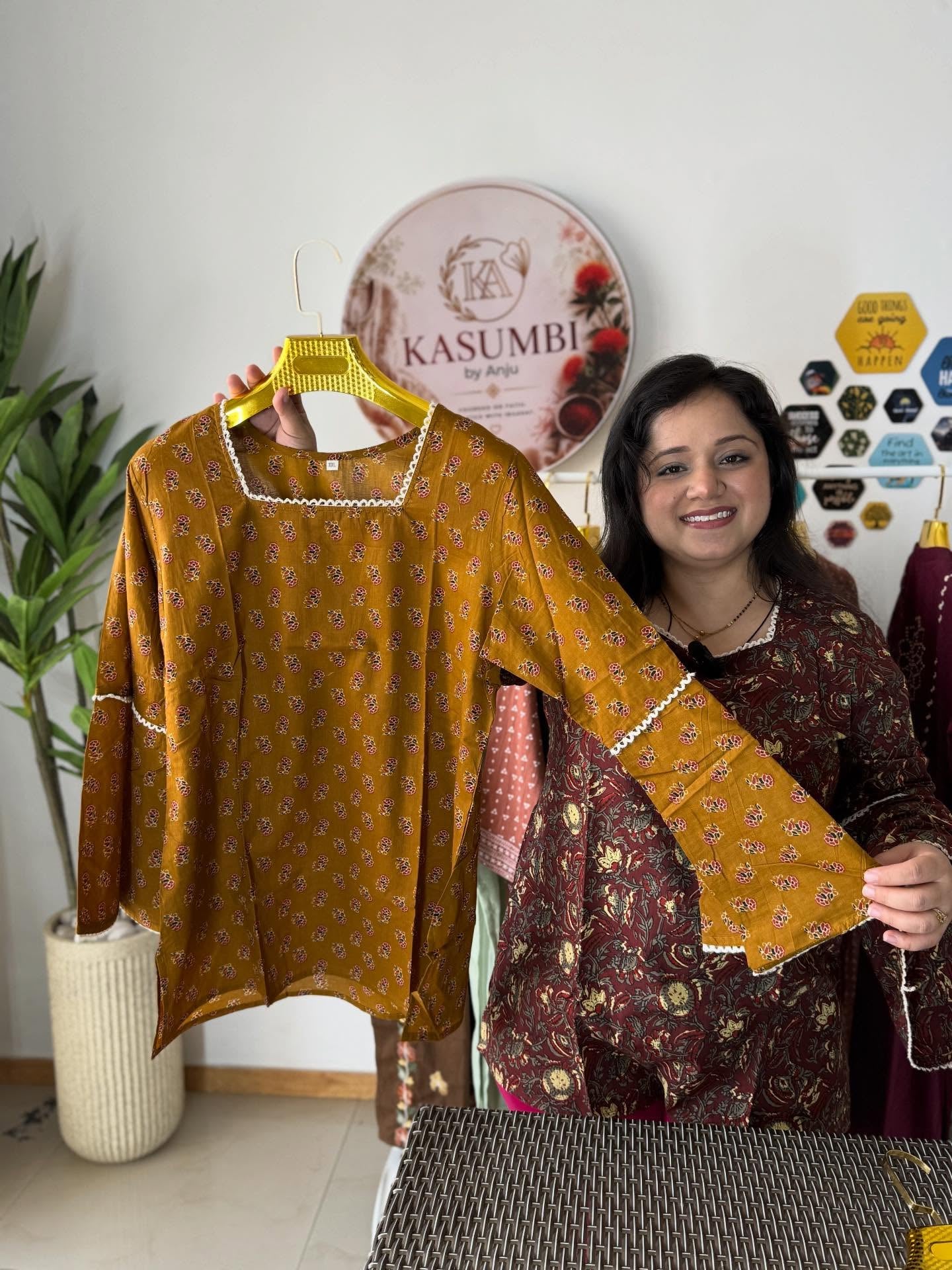 Kasumbi Short kurti(back Dori)